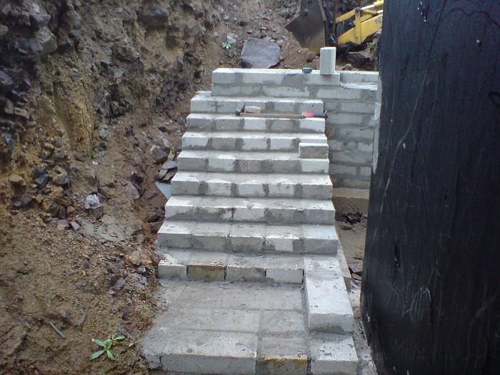 15 Retaining Wall & Cess Tank (9)